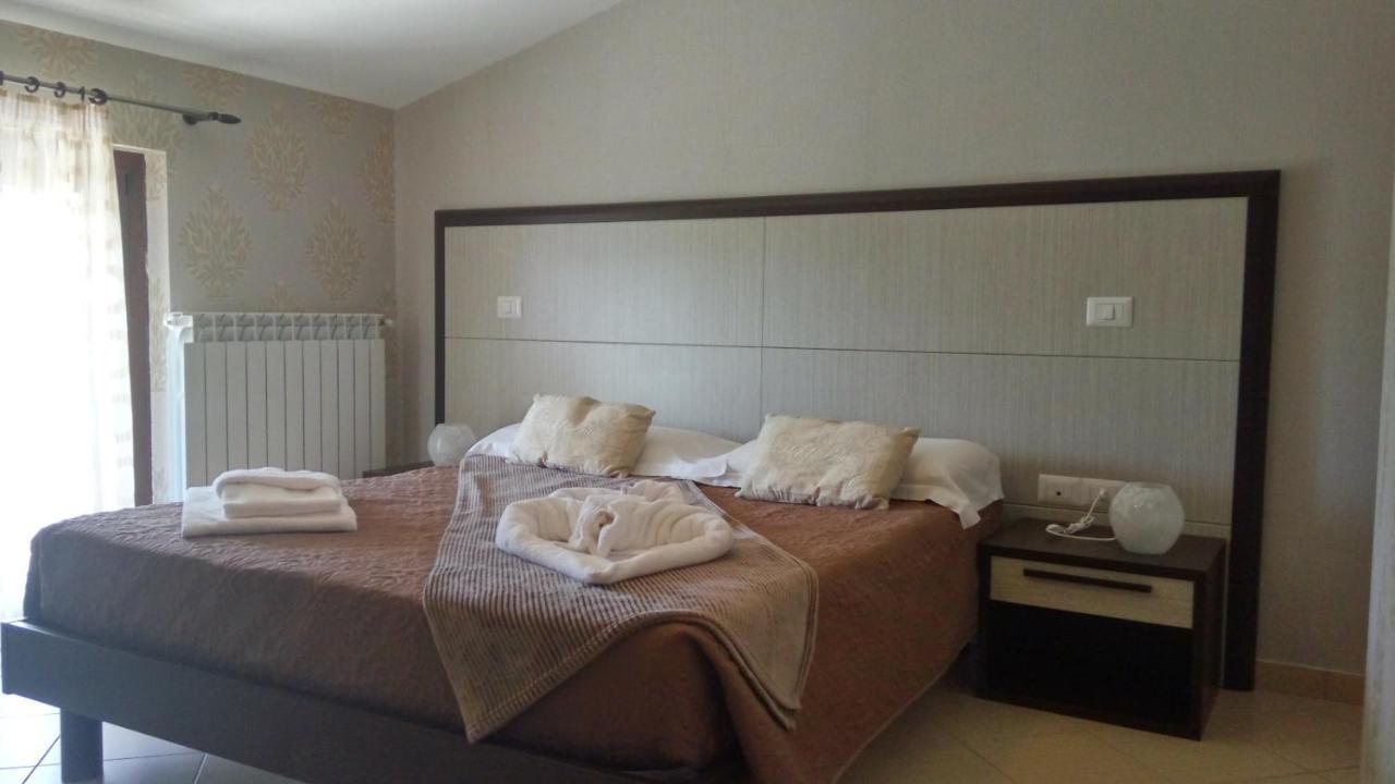 Relais Black Horse Millesimo Exterior foto