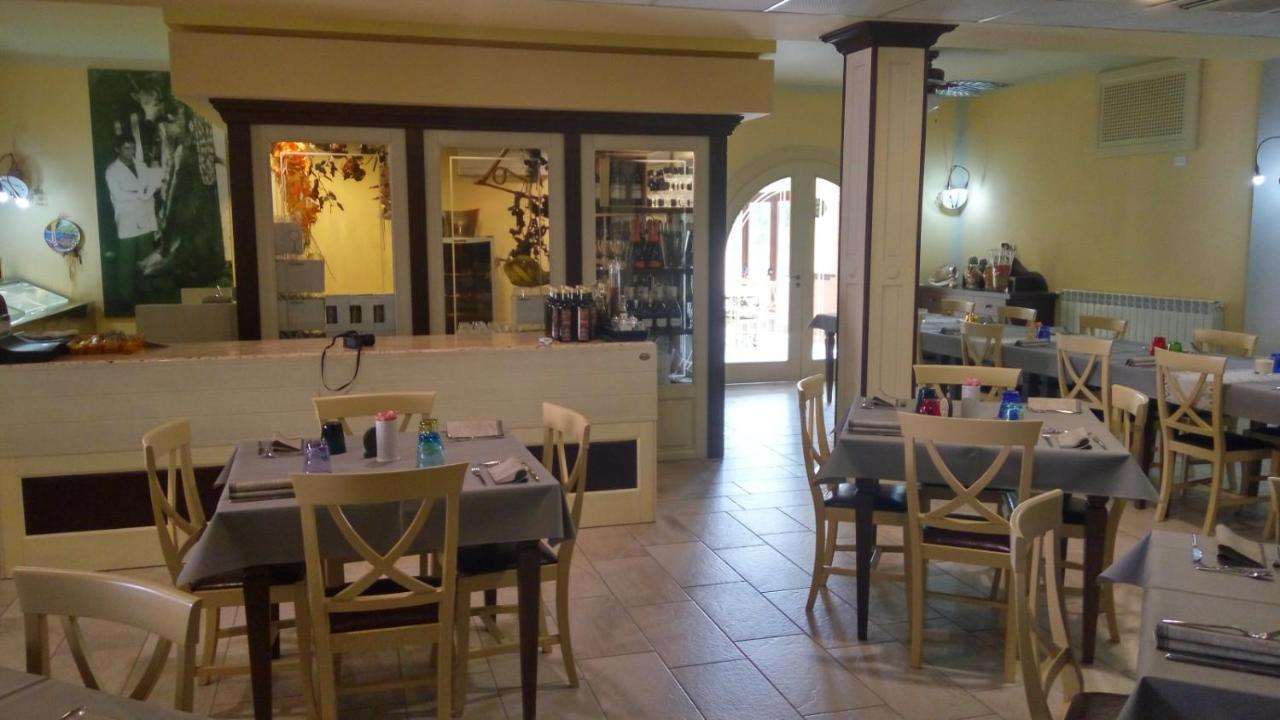 Relais Black Horse Millesimo Exterior foto
