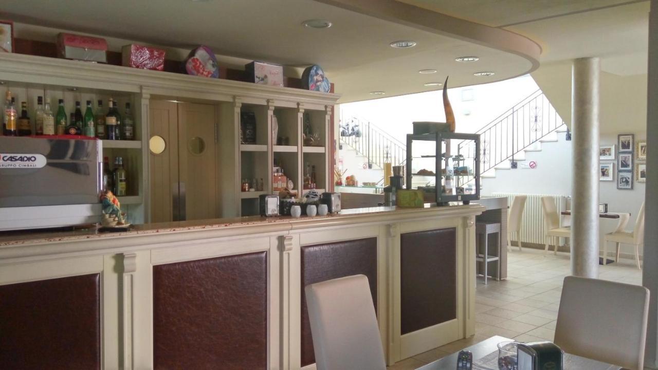 Relais Black Horse Millesimo Exterior foto