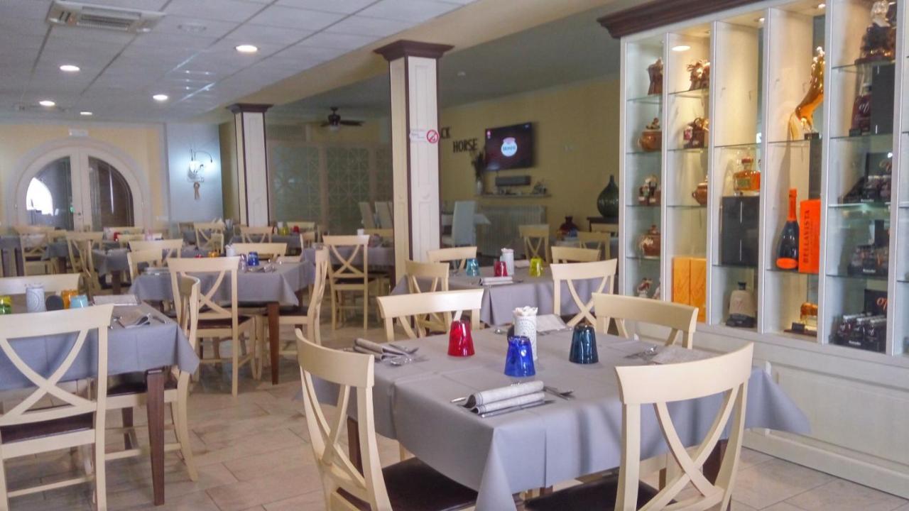 Relais Black Horse Millesimo Exterior foto